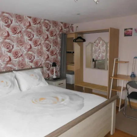 Logies 't Eenvoud Homestay *